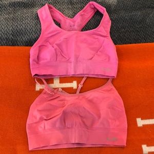 2 sports bras